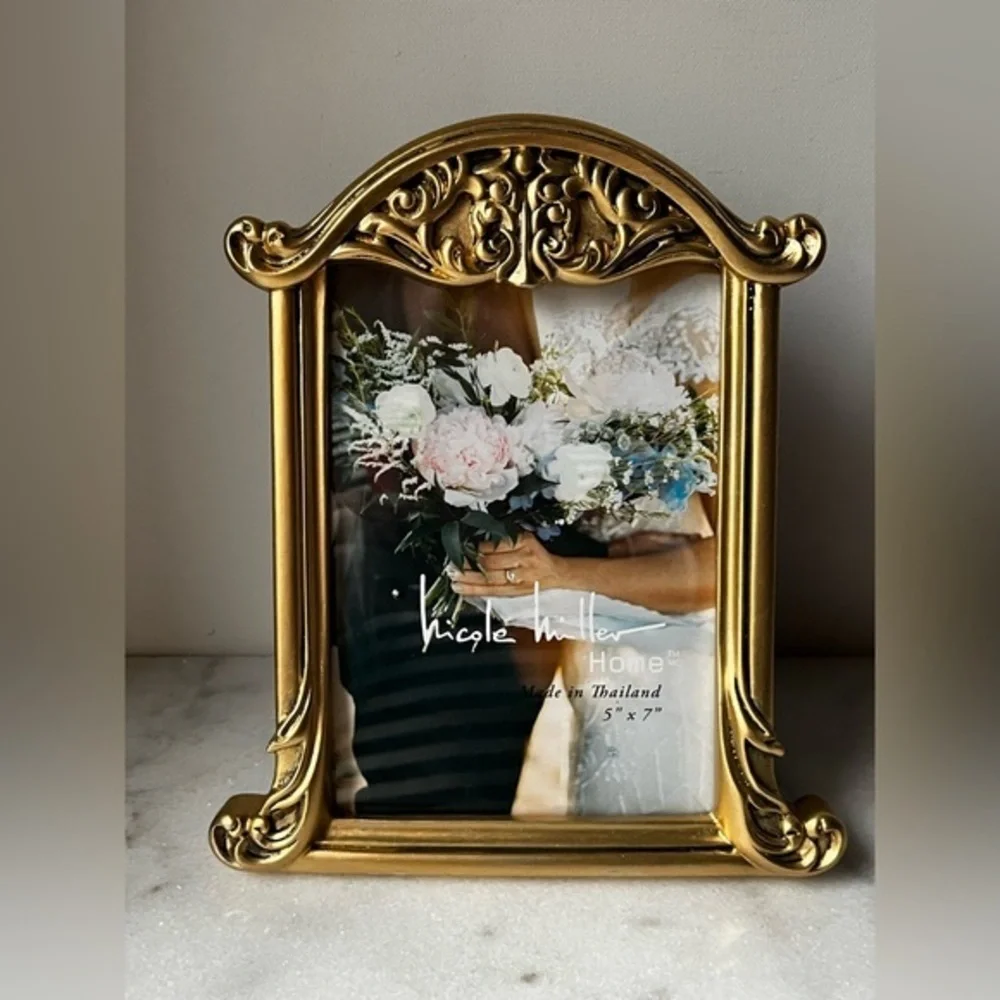 Gold Ornate For 5”x7” Picture Frame New antique style…